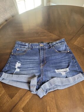Kendall & Kylie women's Distressed Denim Roll-Cuff Shorts - Blue Size 11